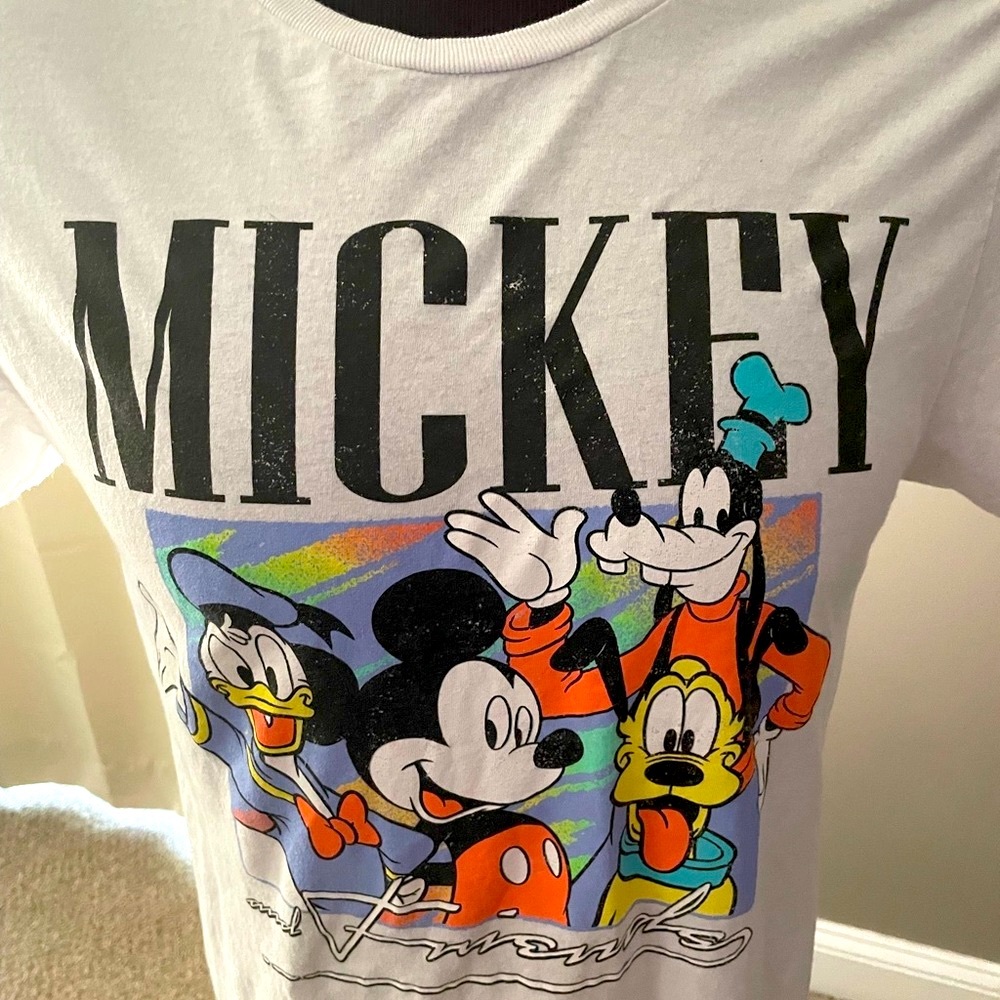Official Disney store Mickey and Friends retro style tee